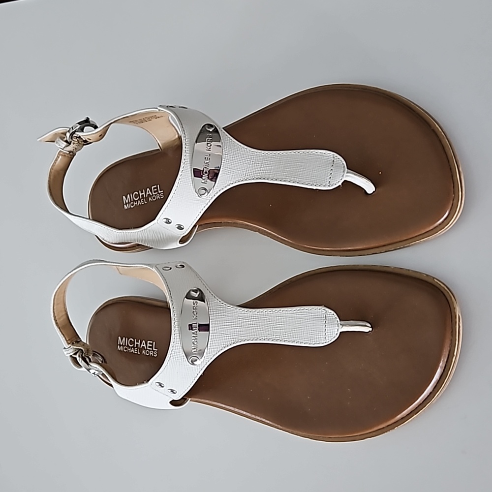 Michael Kors size 8.5M sandals